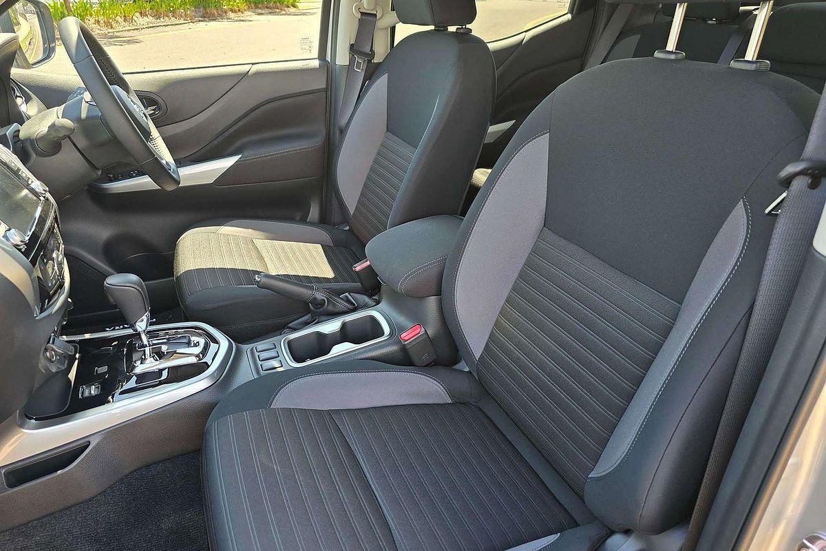 2025 Nissan Navara ST-X D23 4X4
