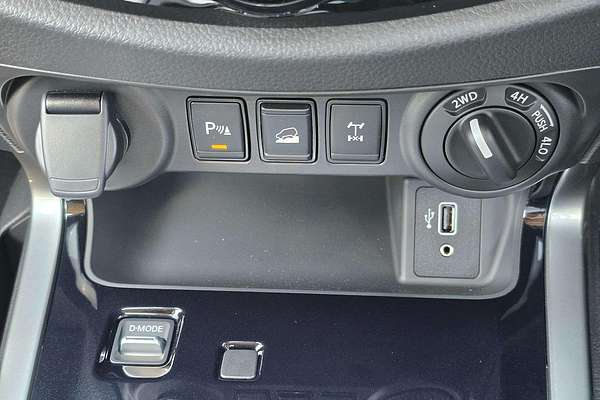 2025 Nissan Navara ST-X D23 4X4