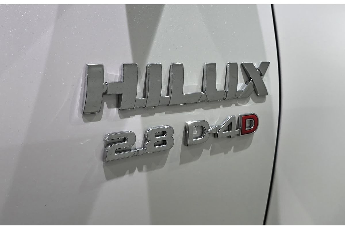 2024 Toyota Hilux SR5 48V GUN126R 4X4