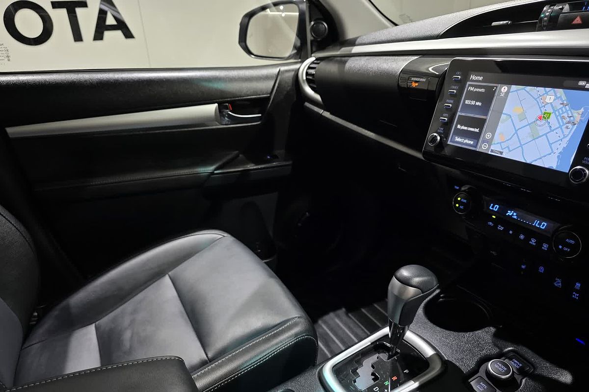 2024 Toyota Hilux SR5 48V GUN126R 4X4