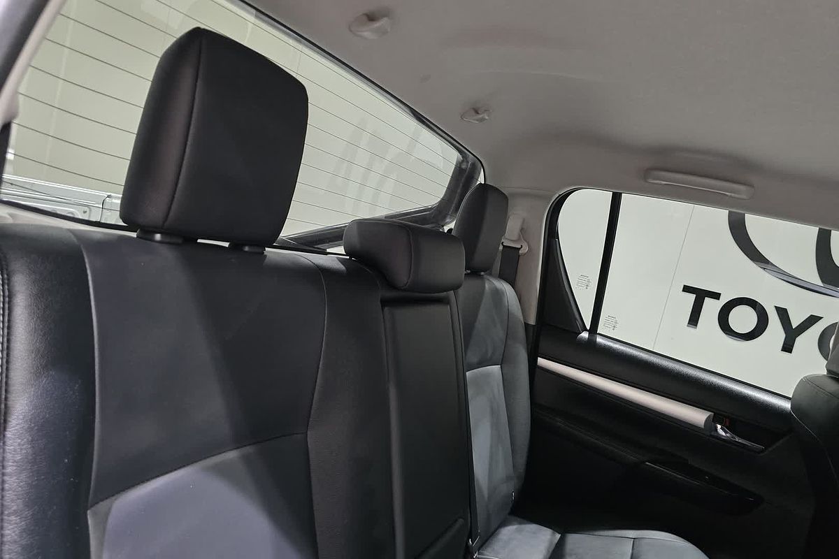 2024 Toyota Hilux SR5 48V GUN126R 4X4