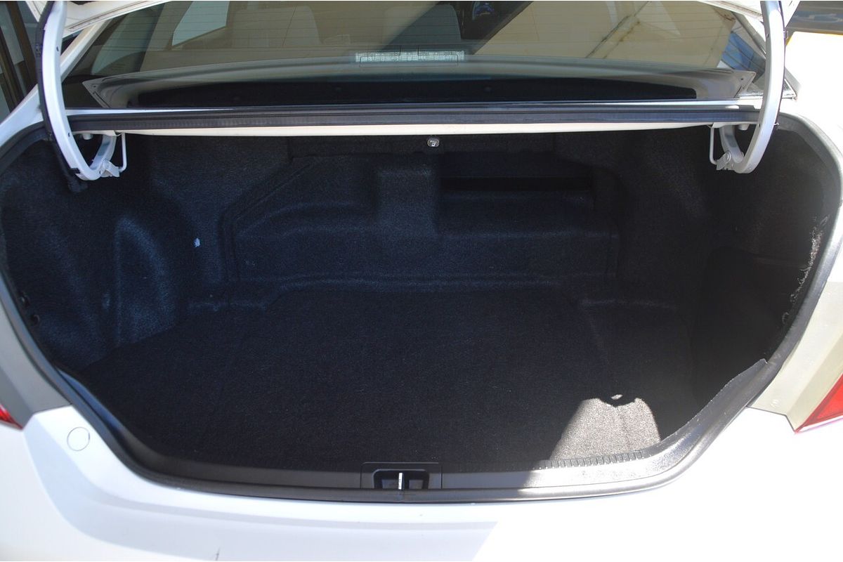 2016 Toyota Camry Altise AVV50R