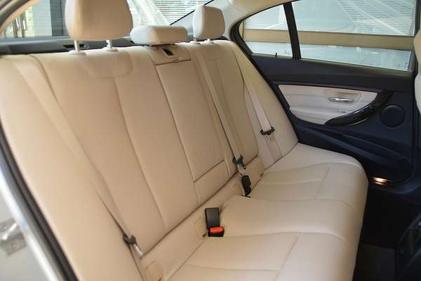 2015 BMW 3 Series 328i Modern Line F30