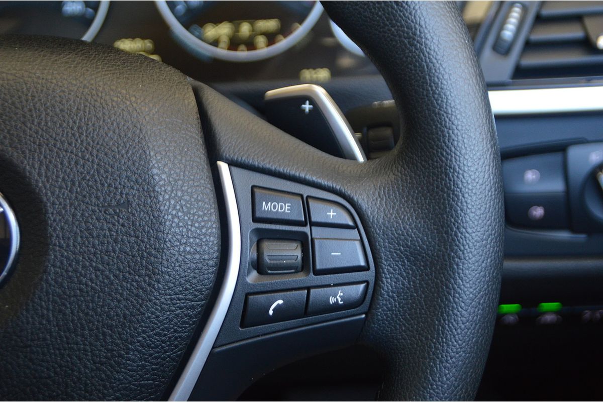 2015 BMW 3 Series 328i Modern Line F30