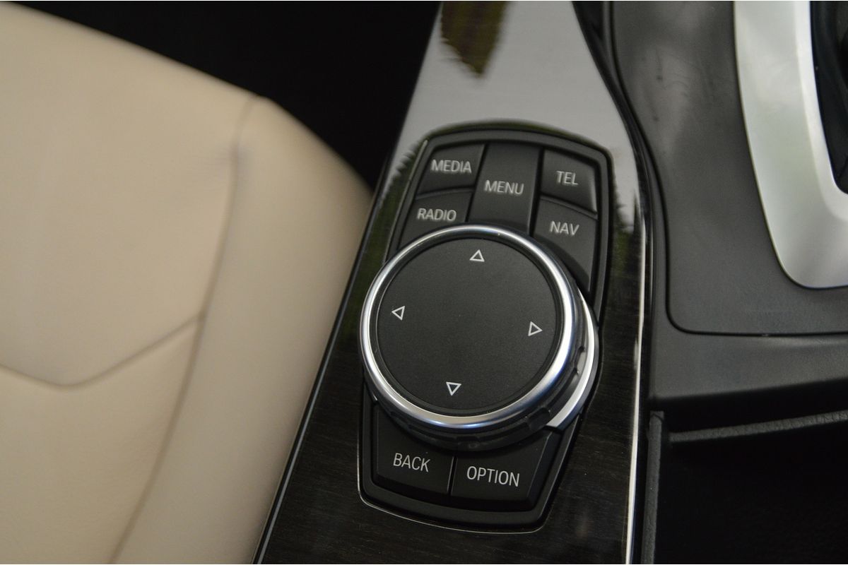 2015 BMW 3 Series 328i Modern Line F30