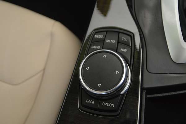 2015 BMW 3 Series 328i Modern Line F30