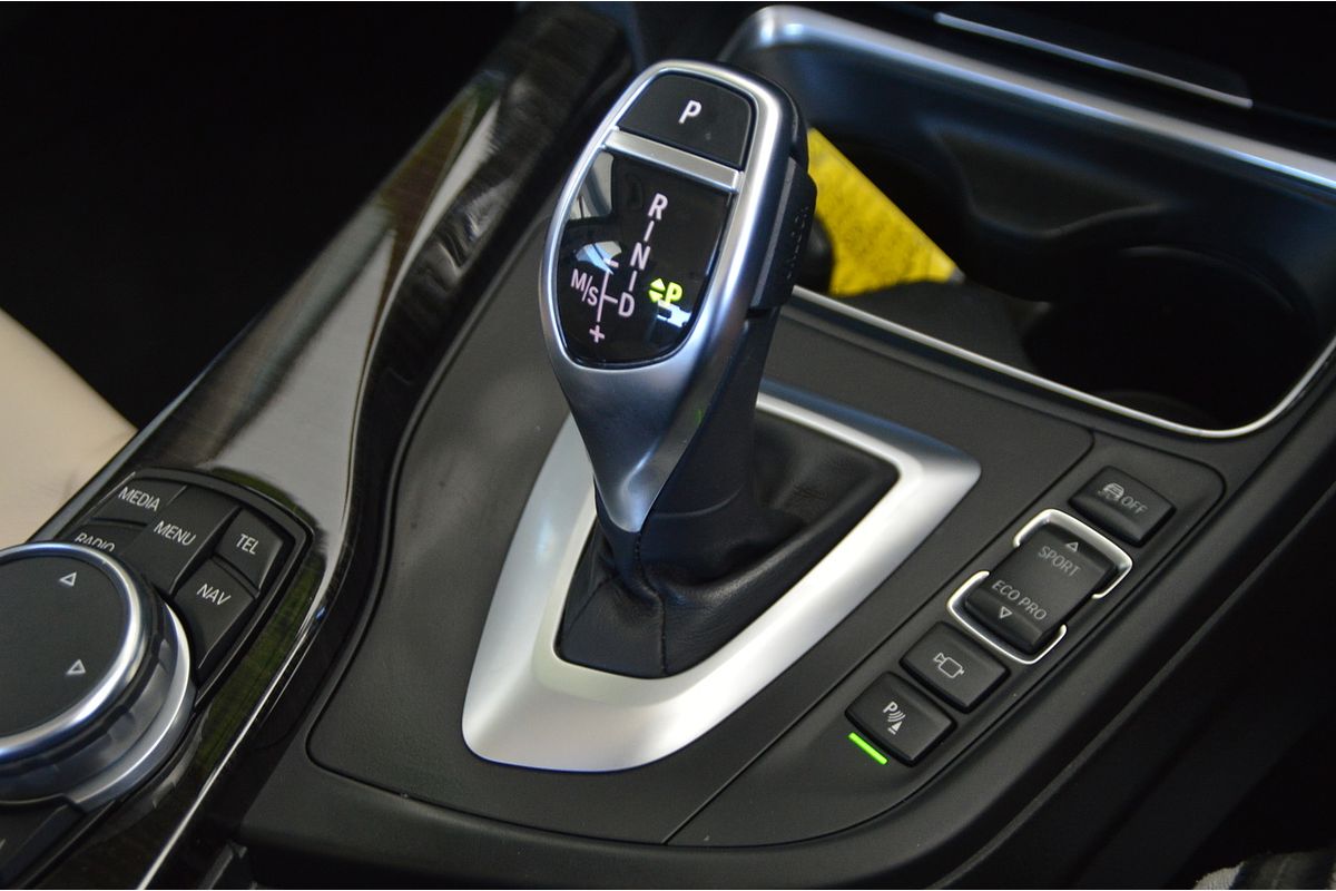 2015 BMW 3 Series 328i Modern Line F30