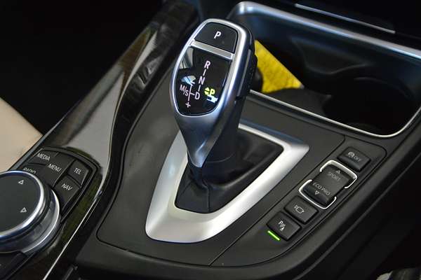 2015 BMW 3 Series 328i Modern Line F30