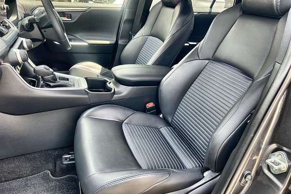 2024 Toyota RAV4 XSE AXAH52R