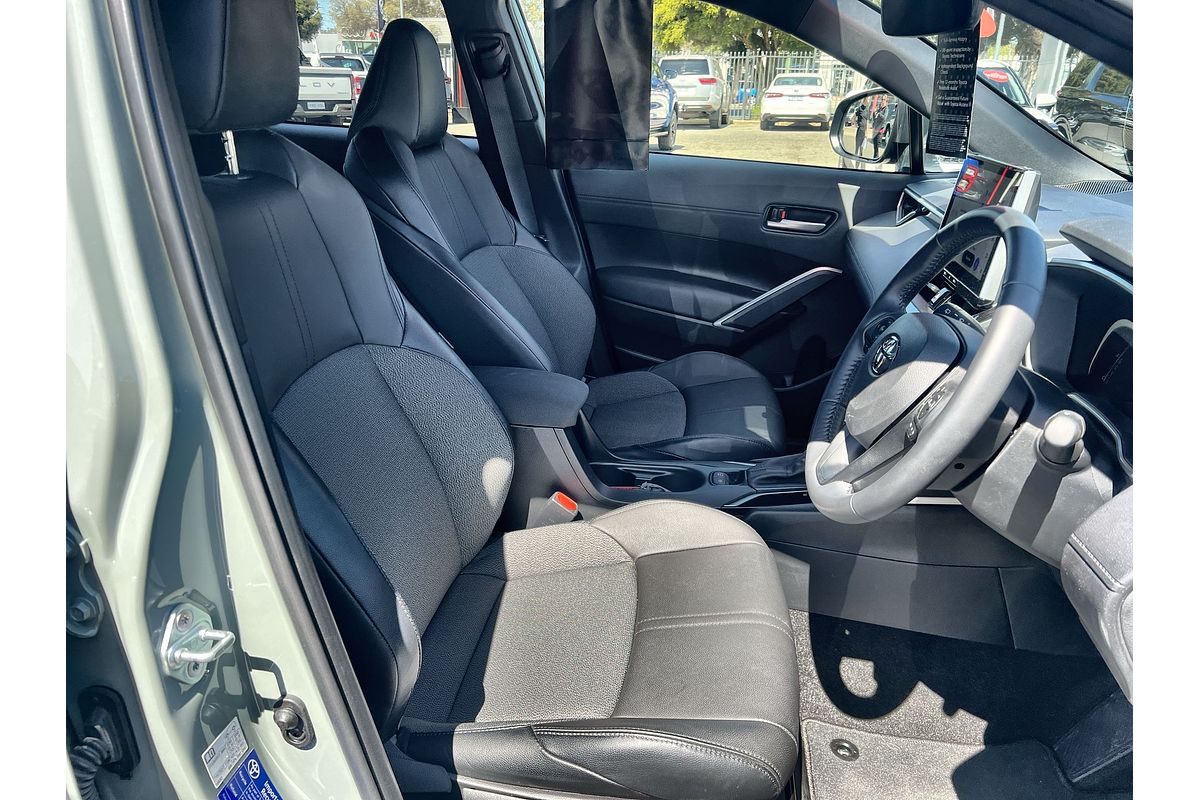 2024 Toyota Corolla Cross GXL MXGH10R