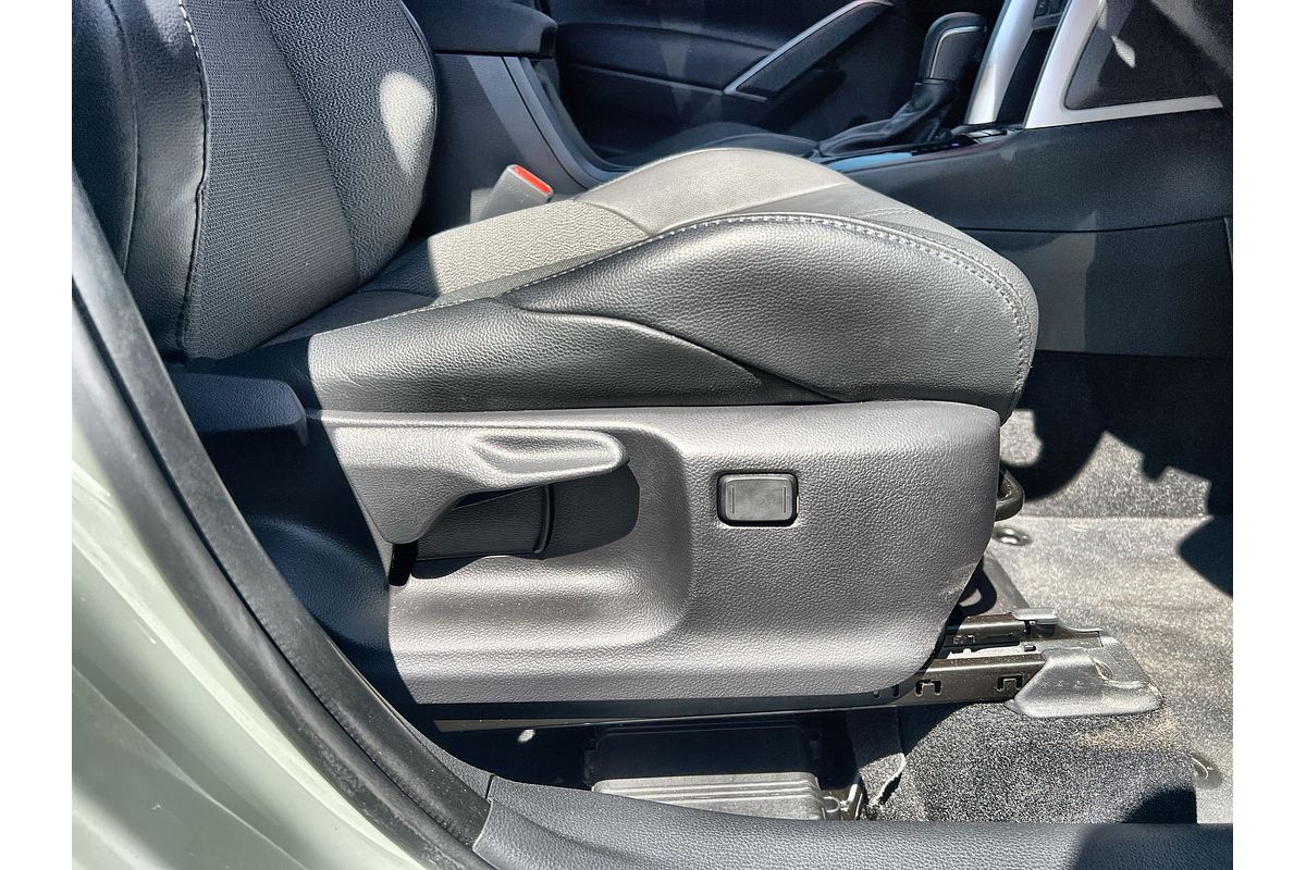 2024 Toyota Corolla Cross GXL MXGH10R