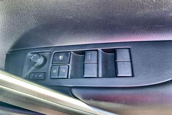 2024 Toyota Corolla Cross GXL MXGH10R