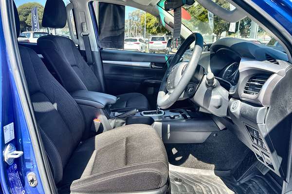 2024 Toyota Hilux SR5 48V GUN126R 4X4