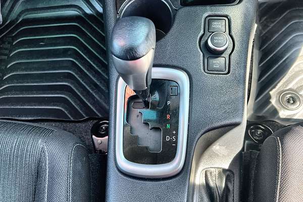 2024 Toyota Hilux SR5 48V GUN126R 4X4