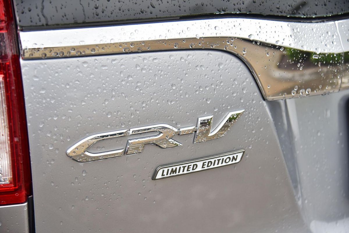 2016 Honda CR-V LE (4x4) 30 SERIES 2 MY17