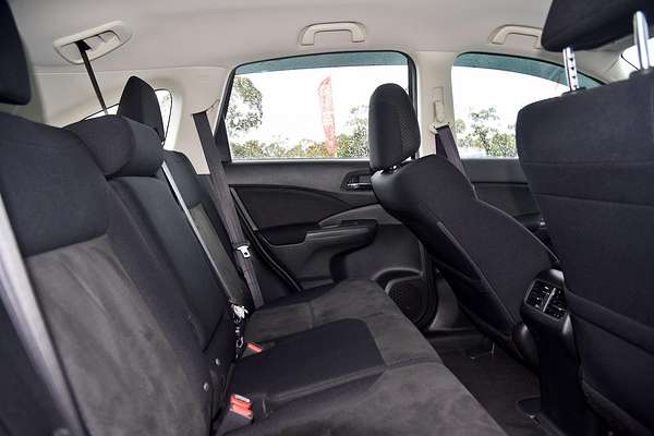 2016 Honda CR-V LE (4x4) 30 SERIES 2 MY17