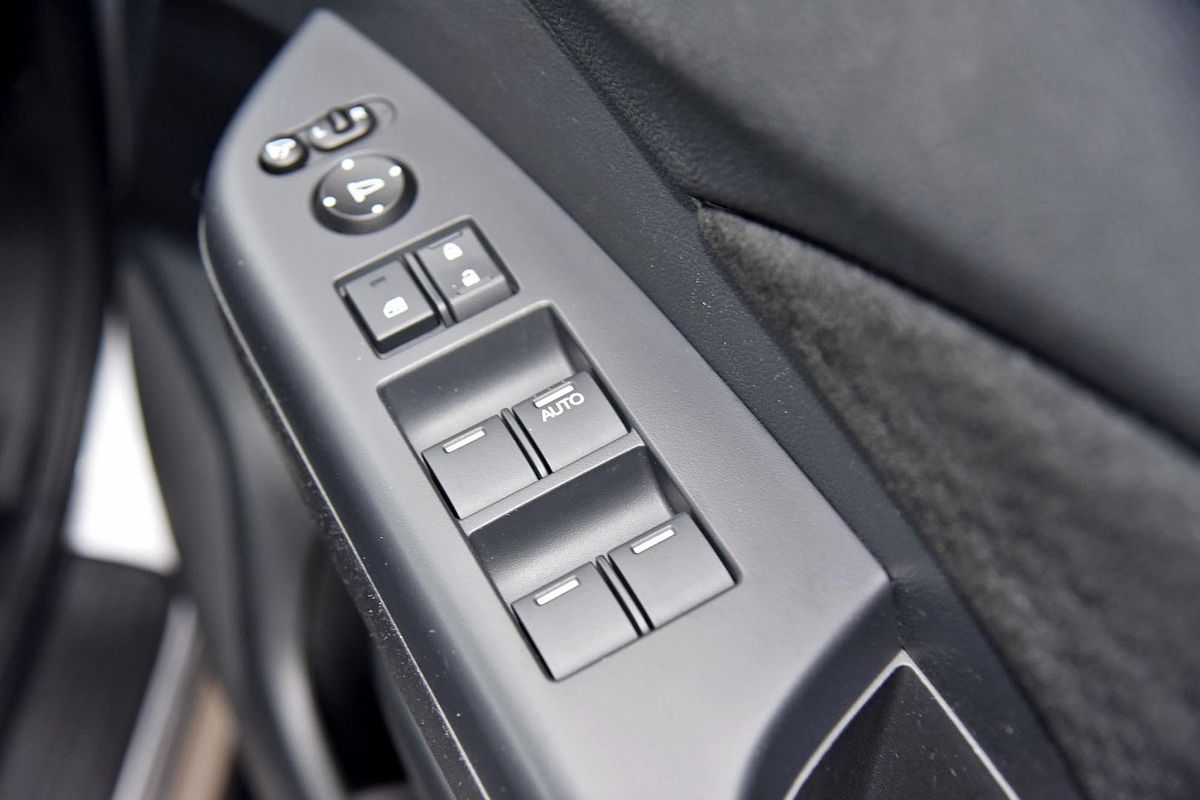 2016 Honda CR-V LE (4x4) 30 SERIES 2 MY17