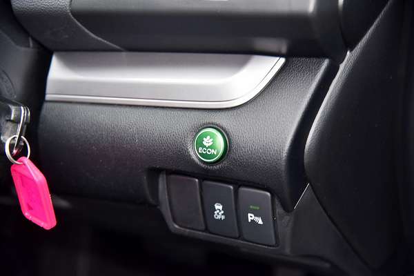 2016 Honda CR-V LE (4x4) 30 SERIES 2 MY17