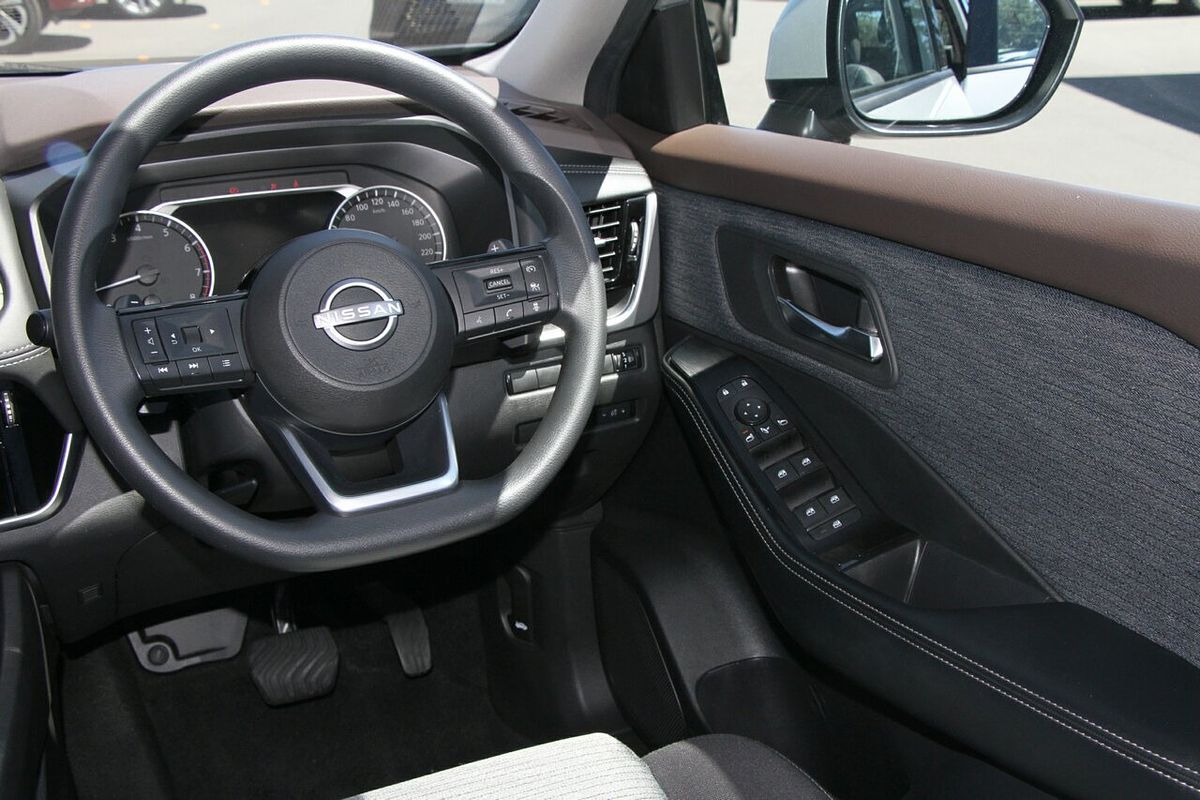 2023 Nissan X-TRAIL ST T33