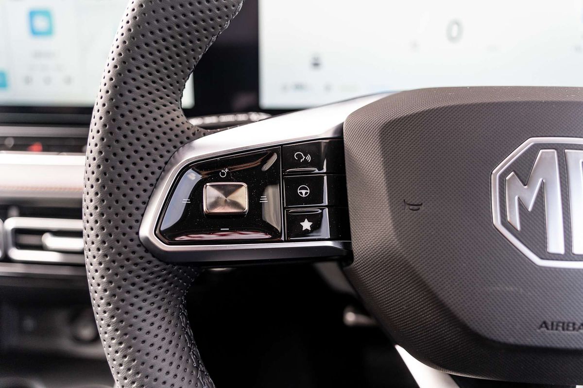 2025 MG HS Hybrid+ Essence AS33H