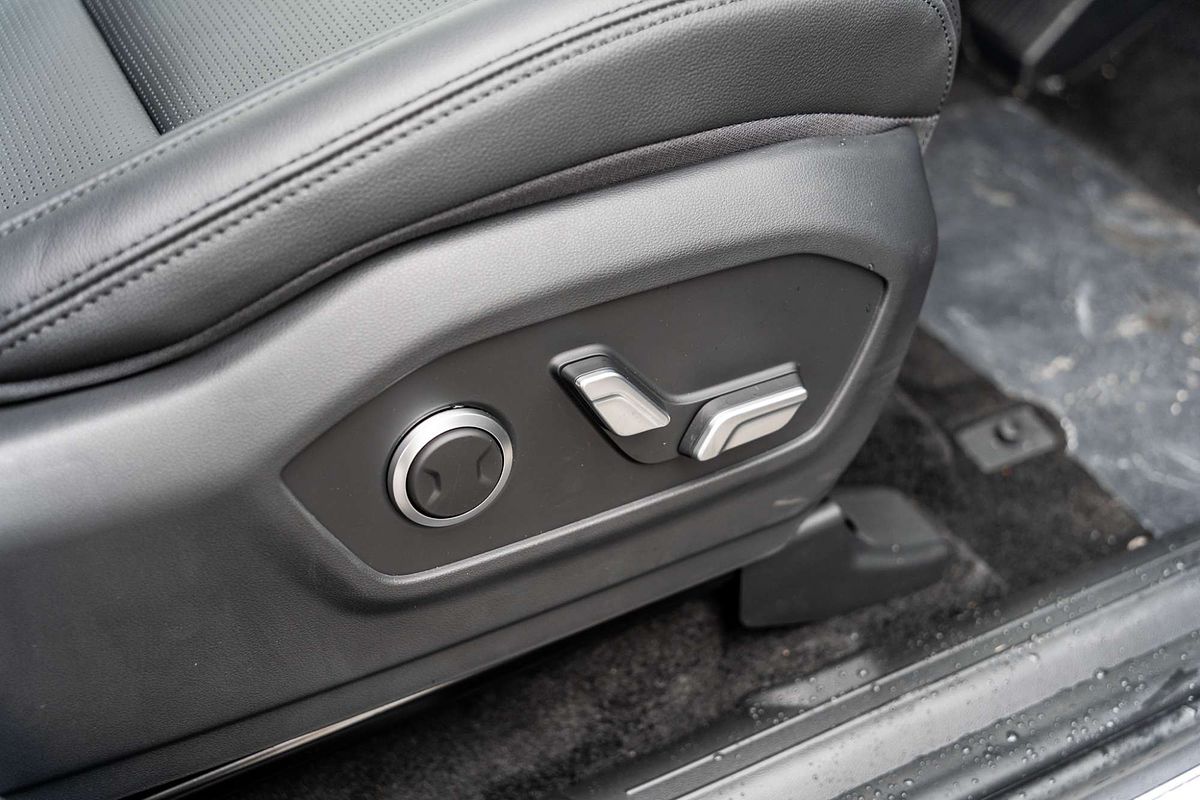 2025 Hyundai Santa Fe Hybrid Elite MX5.V1