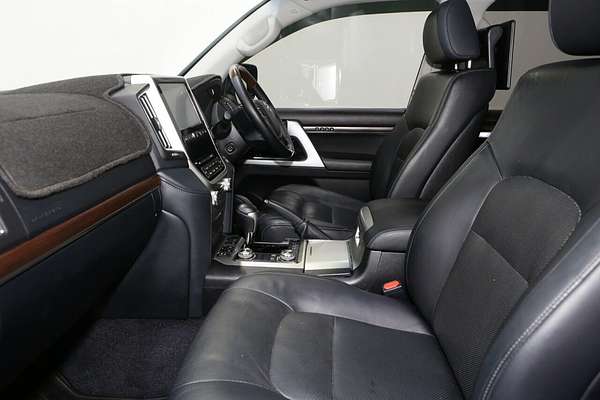 2018 Toyota Landcruiser Sahara VDJ200R