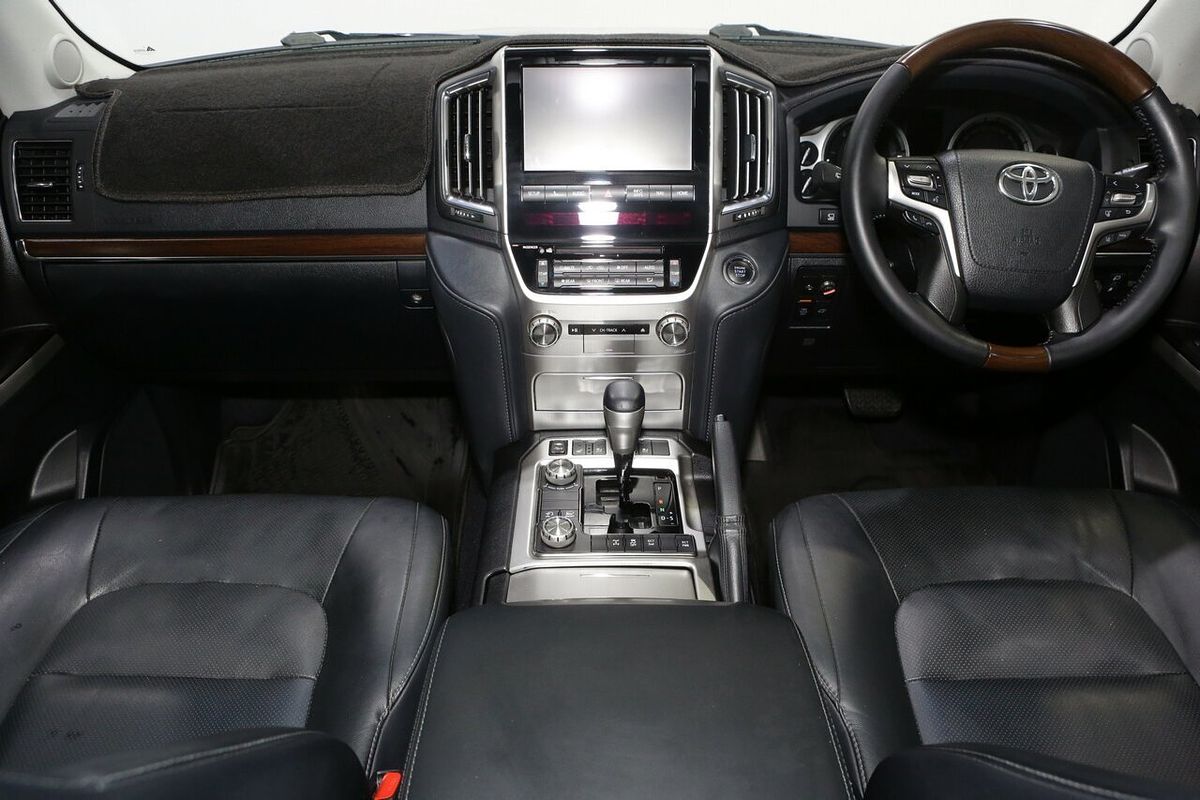 2018 Toyota Landcruiser Sahara VDJ200R