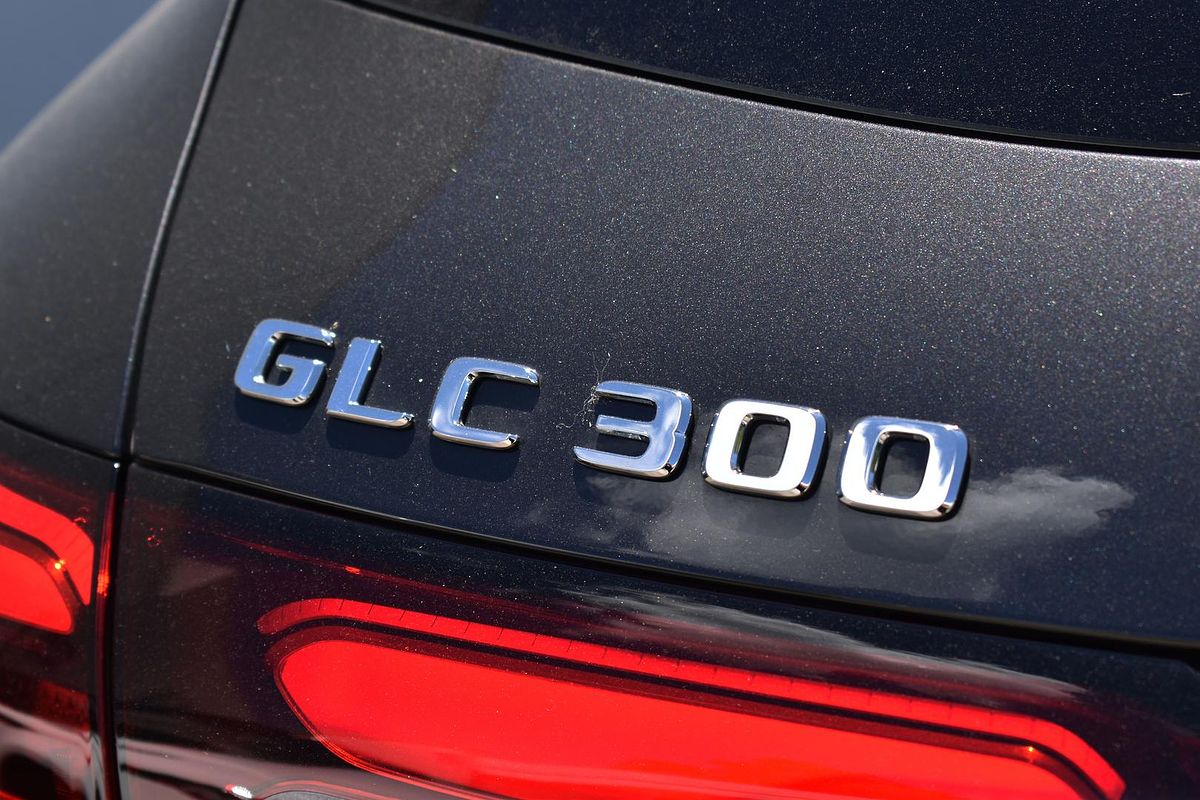 2025 Mercedes-Benz GLC-Class GLC300 X254