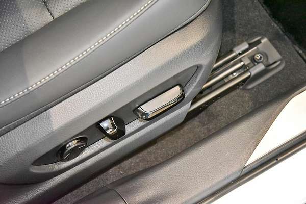 2023 Lexus UX UX300e Luxury KMA10R