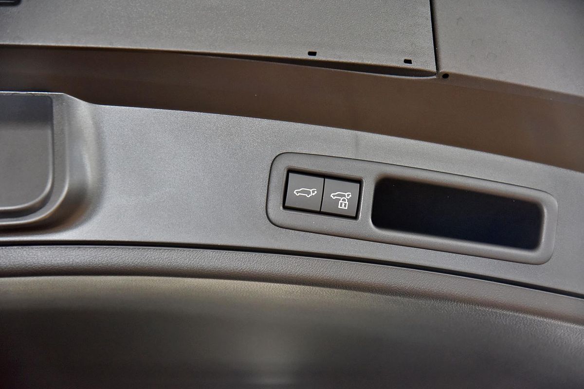 2023 Lexus UX UX300e Luxury KMA10R