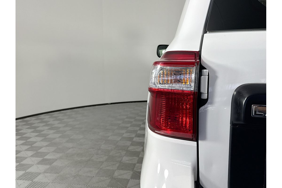 2017 Toyota Landcruiser GX VDJ200R