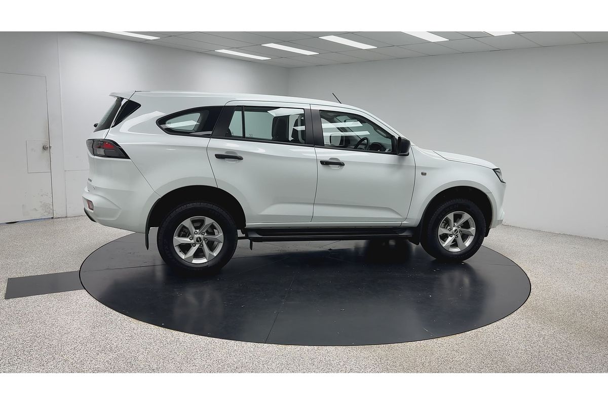 2023 Isuzu MU-X LS-M