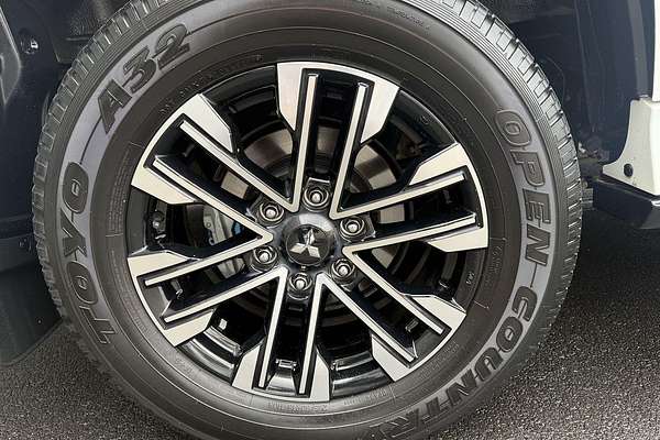 2022 Mitsubishi Pajero Sport GLS QF