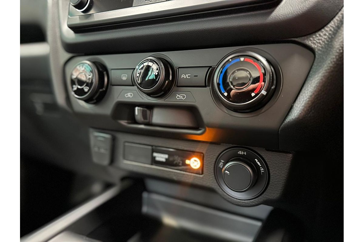 2025 Isuzu D-MAX SX 4X4