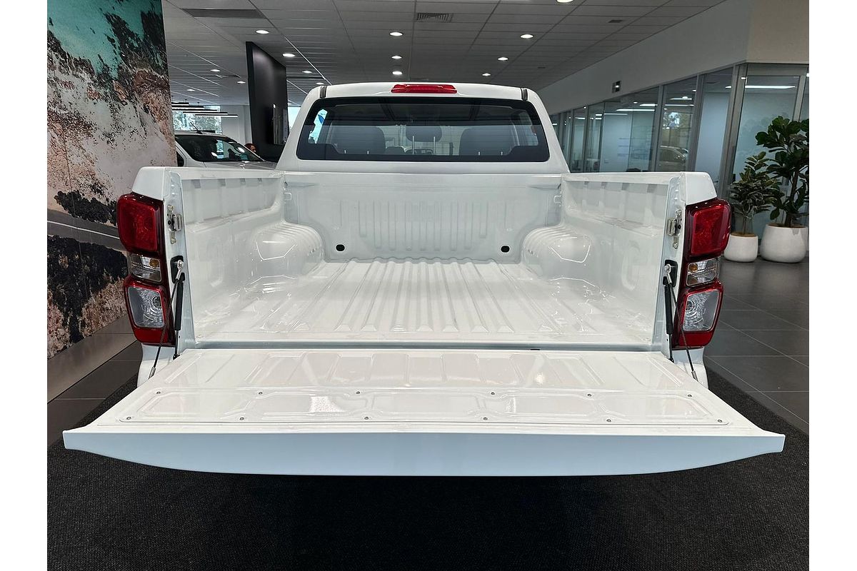 2025 Isuzu D-MAX SX 4X4