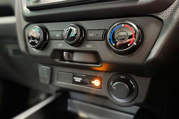 2025 Isuzu D-MAX SX 4X4