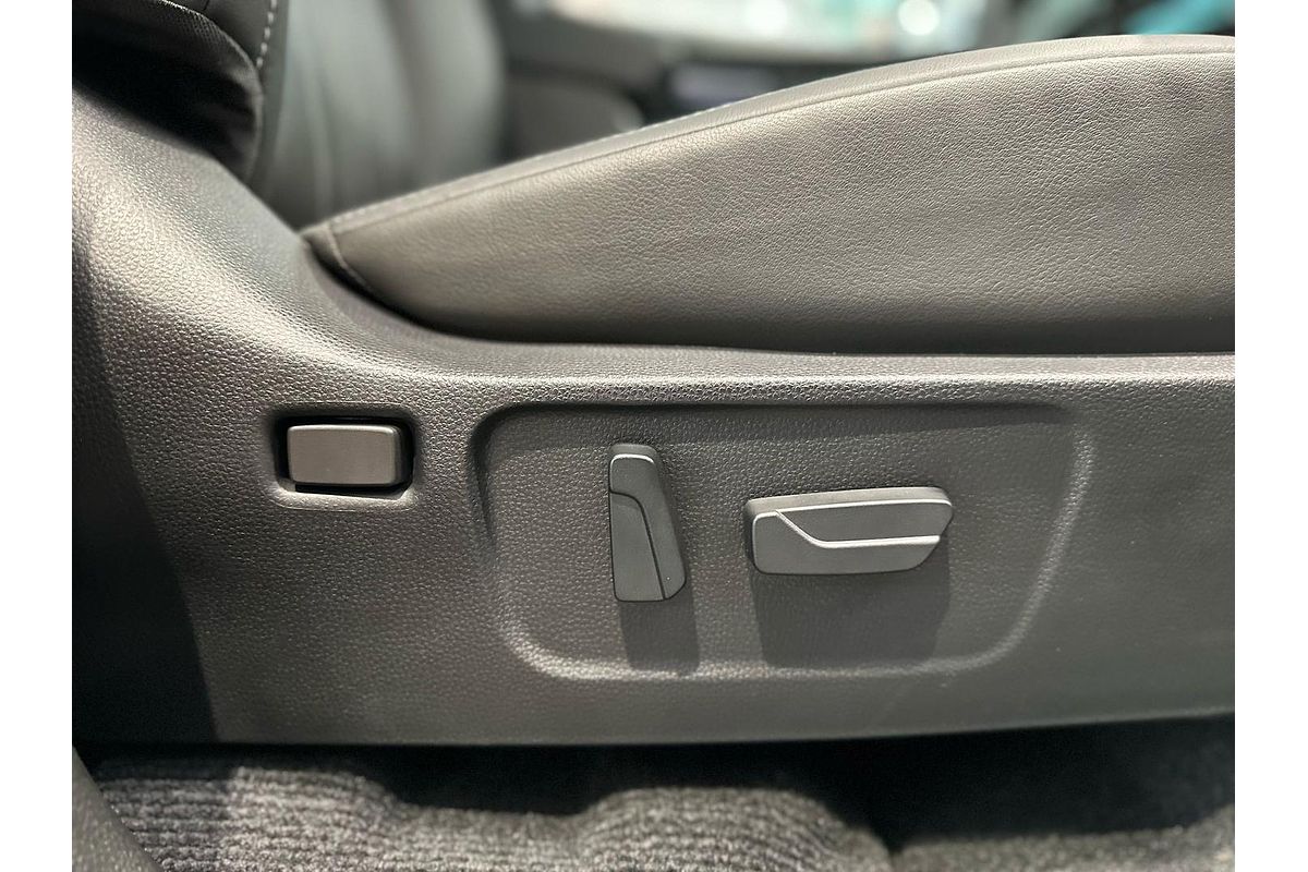 2025 Isuzu MU-X LS-T