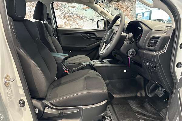 2025 Isuzu D-MAX SX High Ride Rear Wheel Drive