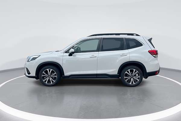 2023 Subaru Forester 2.5i Premium S5