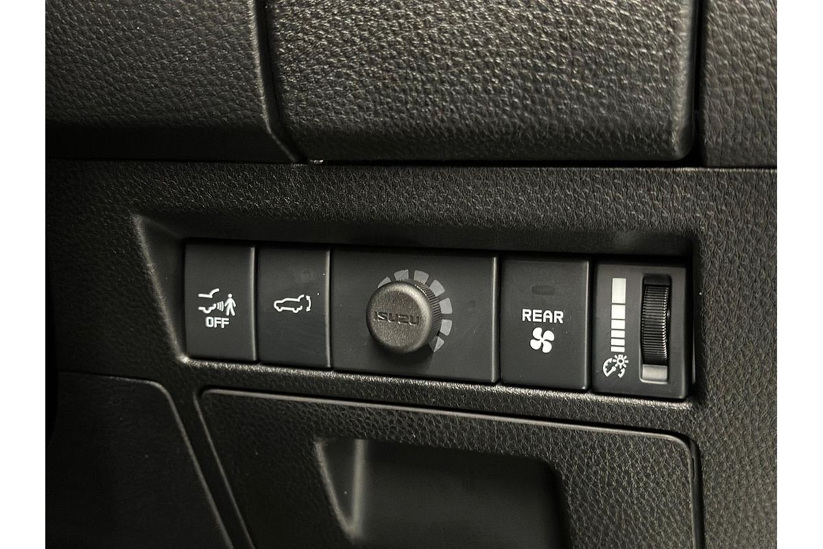 2025 Isuzu MU-X X-TERRAIN