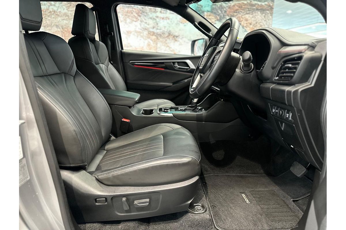 2025 Isuzu MU-X X-TERRAIN