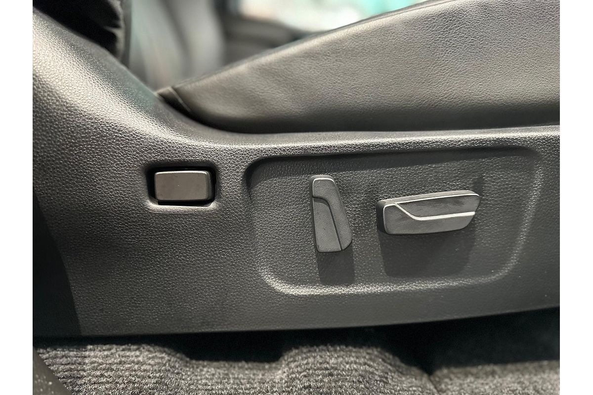 2025 Isuzu MU-X X-TERRAIN