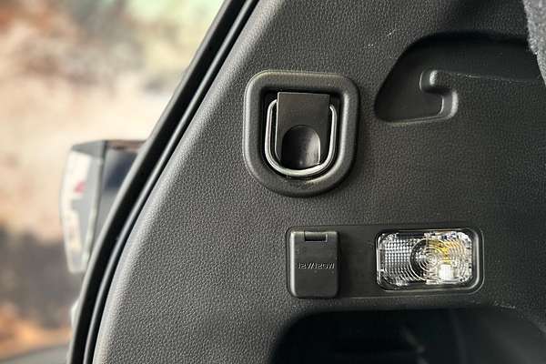 2025 Isuzu MU-X X-TERRAIN