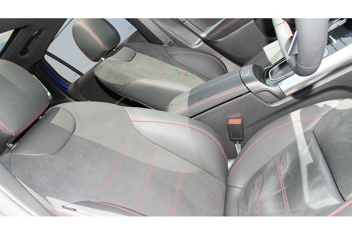 2025 Mercedes-Benz GLA-Class GLA200 H247