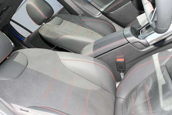 2025 Mercedes-Benz GLA-Class GLA200 H247