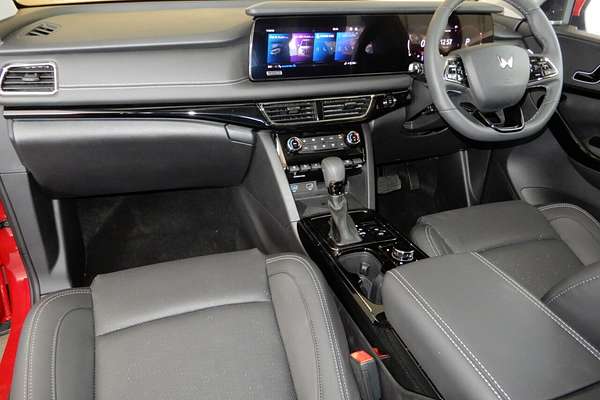 2025 Mahindra XUV700 AX7L