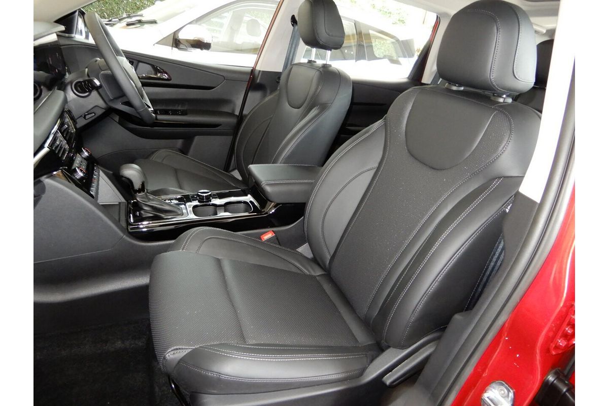 2025 Mahindra XUV700 AX7L