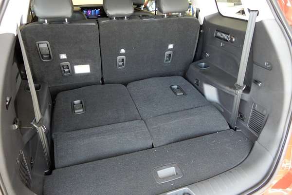 2025 Mahindra XUV700 AX7L