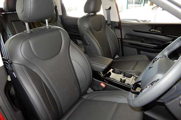 2025 Mahindra XUV700 AX7L