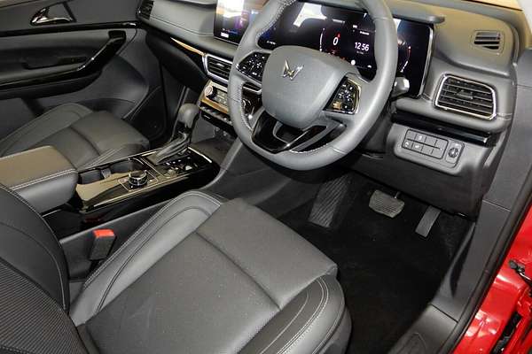 2025 Mahindra XUV700 AX7L